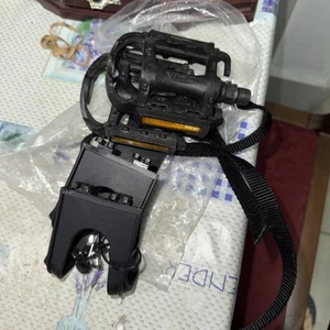  Wellgo  Pedals with Cages - Road Racing bike, Fixie, MTB  - Picture 1 of 9