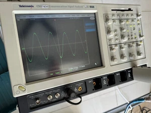 Osciloscopio digital Tektronix CSA7404 4 canales, 4 GHz, 20 GS/s TDS7404 CSA7154 - Imagen 1 de 22