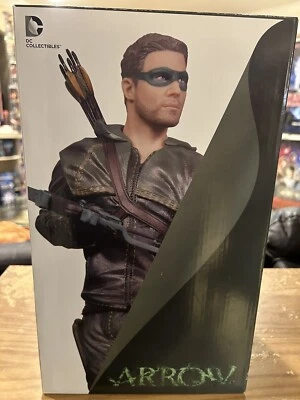 Arrow TV Oliver Queen Version 2 Statue Gentle Giant DC Collectibles NIB - Image 1 of 4