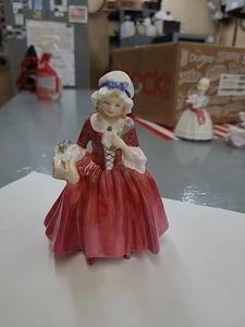 Estatuilla de porcelana Royal Doulton “Lavinia” 838507 vintage - Imagen 1 de 8