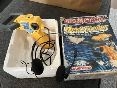Metal Finder Vintage LED Handheld Video Game 1980's RARE. Grandstand. Boxed - Image 1 of 3