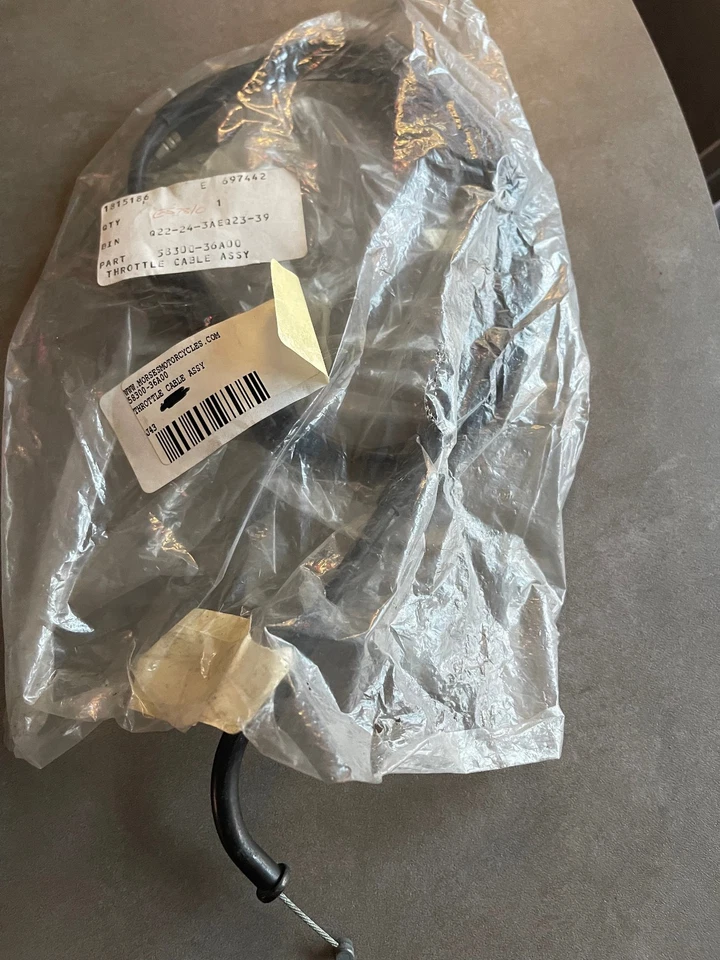 Genuine SUZUKI THROTTLE CABLE ASSEMBLY - 58300-36A00 RG125 GAMMA - Image 1 of 1