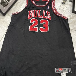 Michael Jordan Original Nike 1997-98 Chicago Bulls schwarz Trikot Größe 50 XL +4 - Bild 1 von 7