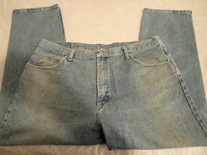 Wrangler Jeans Herren 42x32 blau hell gewaschen Denim entspannte Passform - Bild 1 von 7