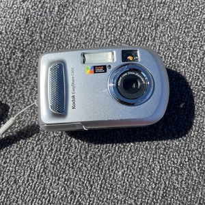 Kodak EasyShare C300 3.2 MP Point & Shoot Digital Camera Tested Working - Picture 1 of 5