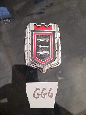 Ford Gran Torino 1975 palo de plástico en emblema OEM Fomoco... Foto 1 de 4