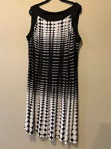 Abito Barn donna taglie forti bianco e nero plissettato vestito senza maniche tg 20W - Foto 1 di 6