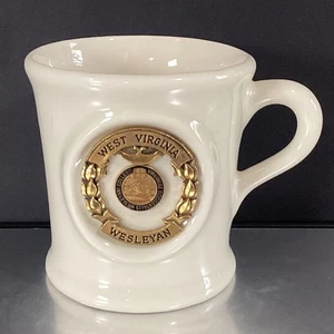 Tazza Wesleyan College metallo alloro corona logo smalto bianco West Virginia - Foto 1 di 7