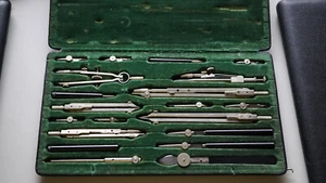 großes, antikes Reisszeug Zirkel-Set ALDA PXIa 20-teilig N° 37 - Picture 1 of 7