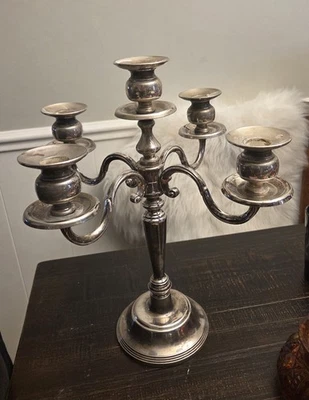 Candelabro vintage plateado grande ornamentado 4 brazos 5 velas 14" x 12,5" Foto 1 de 4