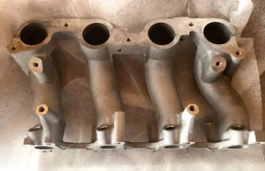 Ford Engine Intake Manifold Lower F57Z-9424-D - Foto 1 di 4