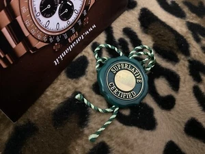 J) ROLEX GREEN HOLOGRAMM BIG CROWN TAG DAYTONA GMT SUBMARINER EXPLORER - Bild 1 von 7