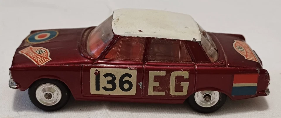Corgi Rover 2000 Rallye. Rarità Assoluta. Ottime condizioni, vetro post. rotto - Immagine 1 di 4