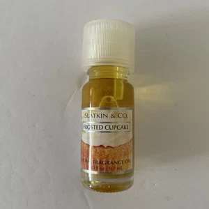 Bath & Body Works Home Fragrance Oil Slatkin Frosted Cupcake - Picture 1 of 2
