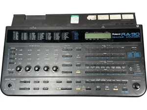 Roland RA-90 Realtime Arranger Sampler Sequenzer lässt sich nicht einschalten - Bild 1 von 13