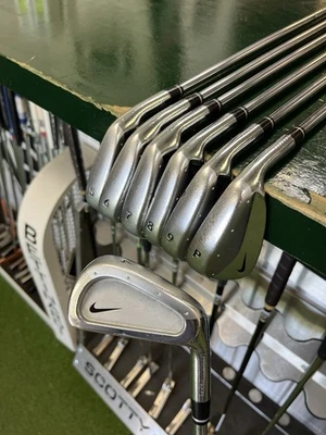 Conjunto de ferro Nike Pro Combo Tour 4-PW  - Imagem 1 de 4