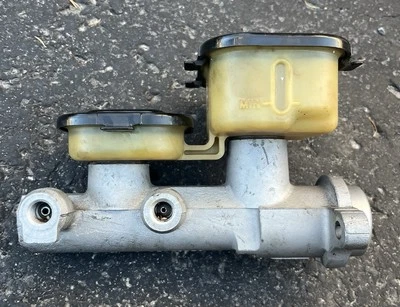 Nuevo de Lote Antiguo OEM GM GMC Chevy Truck 18016429 C/K 1500 Blazer Cilindro Maestro de Freno 88-98 Foto 1 de 4