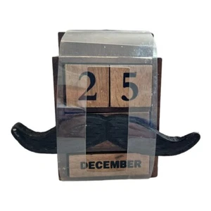 Small Wooden Block Calendar Pencil Holder - Picture 1 of 4