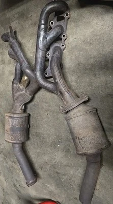 Juego de montaje de tubo de escape Ford Mustang GT S550 2015-2017 FABRICANTE DE EQUIPOS ORIGINALES 38 K millas Foto 1 de 4