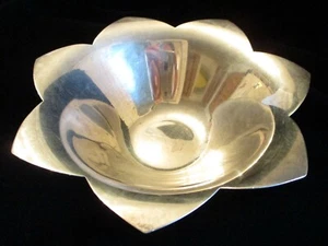 AUTHENTIC & FINEST Vintage TIFFANY & CO STERLING SILVER Star SERVING BOWL Signed - Picture 1 of 9