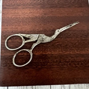 Vintage Stork Embroidery Sewing Scissors Bird Shape - Picture 1 of 10