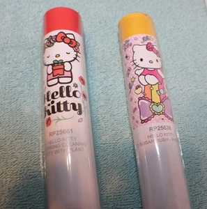 2 Hello Kitty Wandposter Größe 22,375" x 34" Zoll versiegelt - Bild 1 von 4