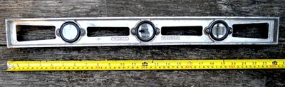 VINTAGE STANLEY No 233 -24"- CAST ALUMINUM HEAVY DUTY LEVEL- EXCELLENT CONDITION - Image 1 of 4