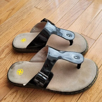 Dr Doc Martens Doria Black Patent Leather Flip Flop Sandal Women's Size 9 Foto 1 de 4