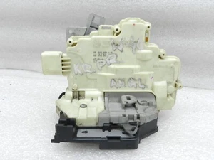 Cierre de puerta delantero izquierdo original VW Passat - Imagen 1 de 4