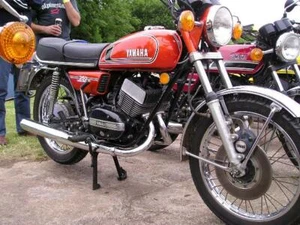 YAMAHA RD 250 A / B PARTS LIST MANUAL CATALOGUE 1975 paper bound copy - Picture 1 of 4