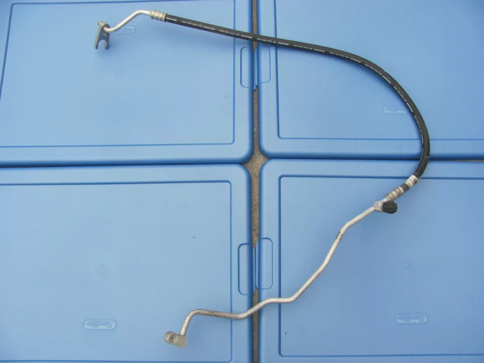 MERCEDES-BENZ W220 S430 S500 S600 AC HOSE LINE 2208300215 2000 01 02 03 04 05 06 - Image 1 of 1