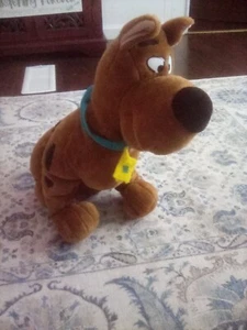 14" sitting large Scooby-doo from Cartoon Network/ Blue collar with yellow tag - Picture 1 of 5
