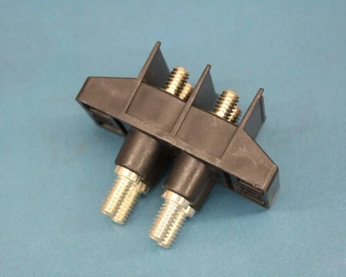 C7021-02 2 Pole Power Feed Thru Terminal Block 115 A 300 V - Image 1 of 1