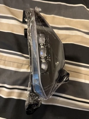 Faro antiniebla Acura MDX 22-24 CAPA certificado lado del pasajero OEM 33900-TYA-A01 Foto 1 de 4