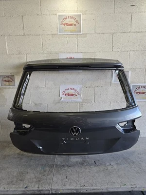 VOLKSWAGEN TIGUAN 2018-2024 PUERTA LEVADIZA TRASERA PORTÓN TRASERO ESCOTILLA PANEL DE CARCASA FABRICANTE DE EQUIPOS ORIGINALES USADO  Foto 1 de 4