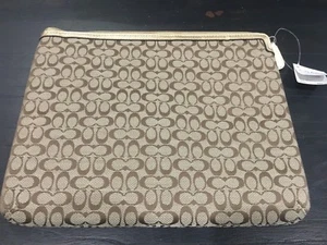 COACH purse Applique Universal Zipper IPAD Case NEW bag 88.00 - Picture 1 of 3