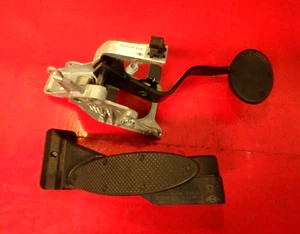 07-10 MINI COOPER R56 BASE BRAKE AND ACCELERATOR PEDAL PEDALS SET OEM AUTOMATIC - Picture 1 of 13