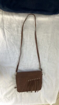 ESTILO BANDOLERA DE COLECCIÓN--BOLSO DE LIBRO DE GAMUZA MARRÓN DE WHITE DOVE DESIGNS--NUEVO EN STOCK Foto 1 de 4