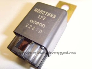 Mitsubishi Shogun Pajero 2.8 4M40 91-99 relay MB627895 omron - Picture 1 of 1