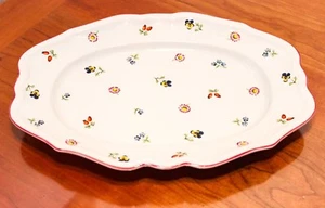 Plato para servir Villeroy & Boch pequeña flor ovalada 14,5 in x 10,5 in. - Imagen 1 de 7