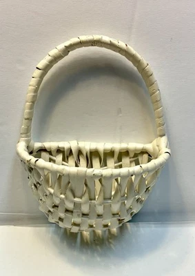 Wicker Basket Wall Pocket White Door Hanger Hanging Wall Planter VtG 80’s - Image 1 of 4