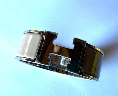 Brazalete Brazalete NUEVO CON ETIQUETAS HERMES PM Talla Marrón Esmalte Paladio Clic Clac H Foto 1 de 4