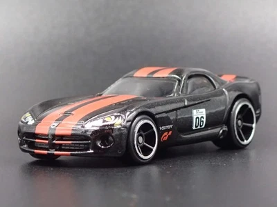 Dodge Viper Srt10 Gran Turismo 1/64 Scala Diorama Diecast Modello Auto 2003-2006 - Immagine 1 di 4