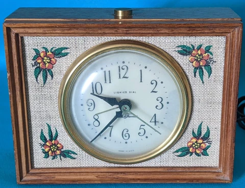 Seth Thomas Linwood Drowse SS16-G Electric Alarm Clock Cover