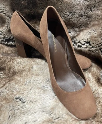 Banana Republic 泵跟木屑(英国棕褐色)女式 9 码 — 第 1/4 张图片