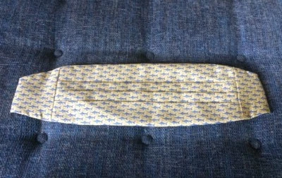 Nuevo sin etiquetas Vineyard Vines Cummerbund dorado con pez espada azul y patrón de calamar C2 Foto 1 de 4