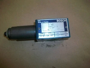 Bosch Hydraulic Valve 0811109137 - Picture 1 of 3