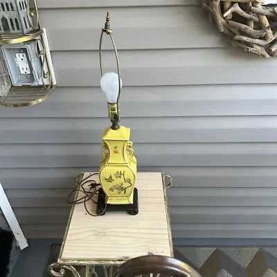 Lámpara de mesa vintage tarro oriental urna pájaros amarillos flores hortensia flores madera Foto 1 de 4