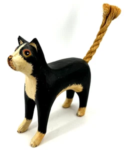 Statuina gatto arte popolare legno nero panna coda corda alta 7" stravagante - Foto 1 di 8