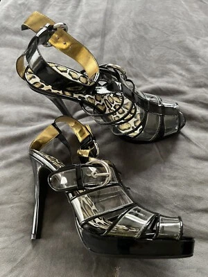 Sandalias Victoria’s Secret Nuevas en Caja Lucite Negras TALLA 6.5M NUEVAS En Caja Foto 1 de 2